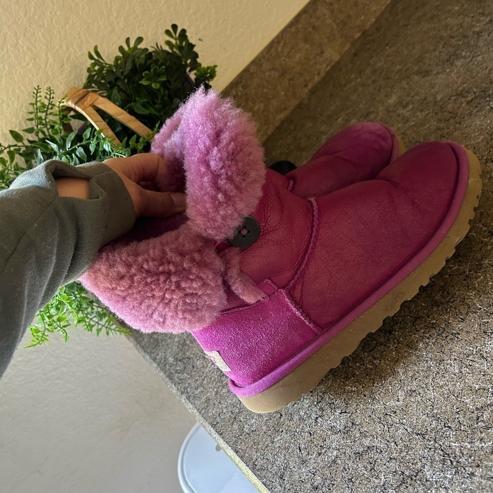 Fuschia Ugg Boots size 5